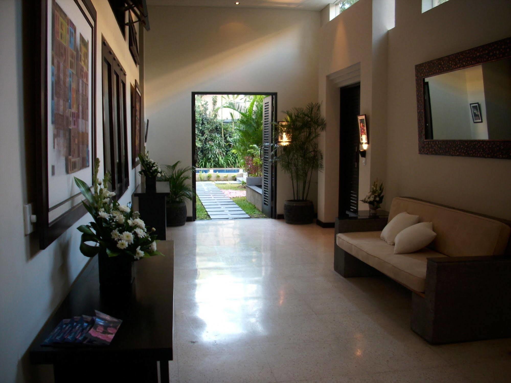 Alam Warna Villa Seminyak Buitenkant foto