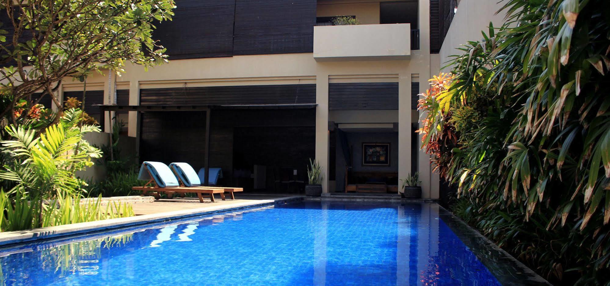 Alam Warna Villa Seminyak Buitenkant foto